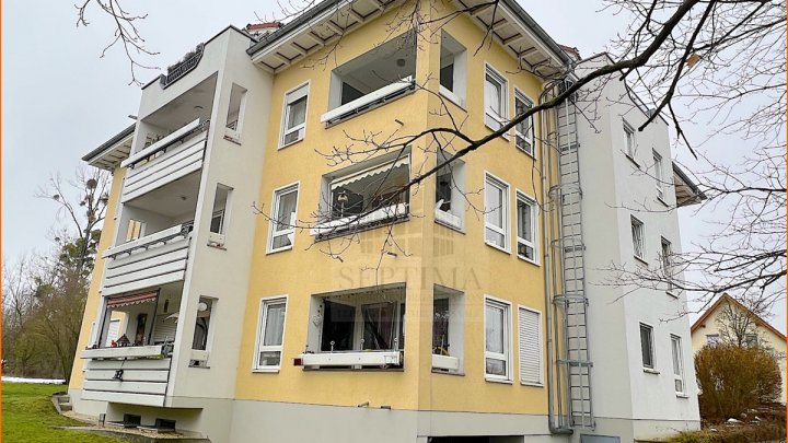Naumburg (Saale): Moderne 3 Raumwohnung mit großem Balkon zu verkaufen!