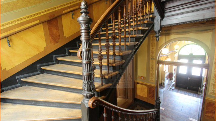 Hochwertige 2 Raumwohnung mit Balkon im Musikerviertel zu verkaufen