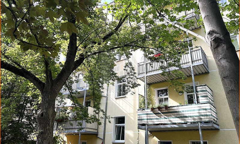 Vollvermietetes Mehrfamilienhaus in der Leipziger Südvorstadt mit Balkonen und Fahrstuhl zu verkaufen!