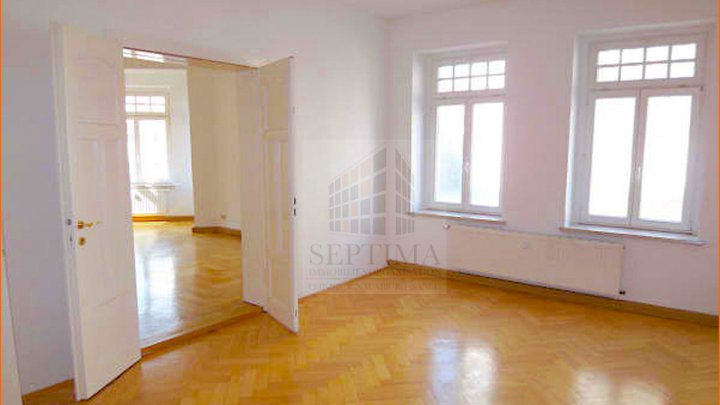 Wohnen in der Südvorstadt, nah am Fockeberg! 3 Raumwohnung mit Balkon und Parkett zu verkaufen