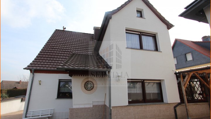 Großzügiges und gepflegtes  Einfamilienhaus zu verkaufen!