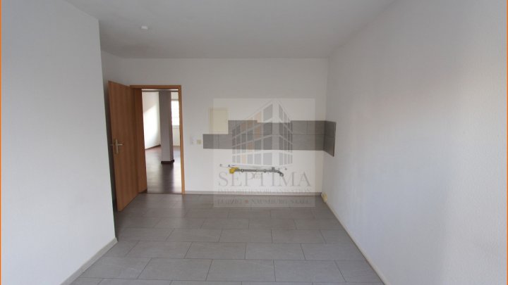 Großzügige helle 2,5 Raumwohng mit großer Terrasse am Schkeuditzer Markt zu vermieten!