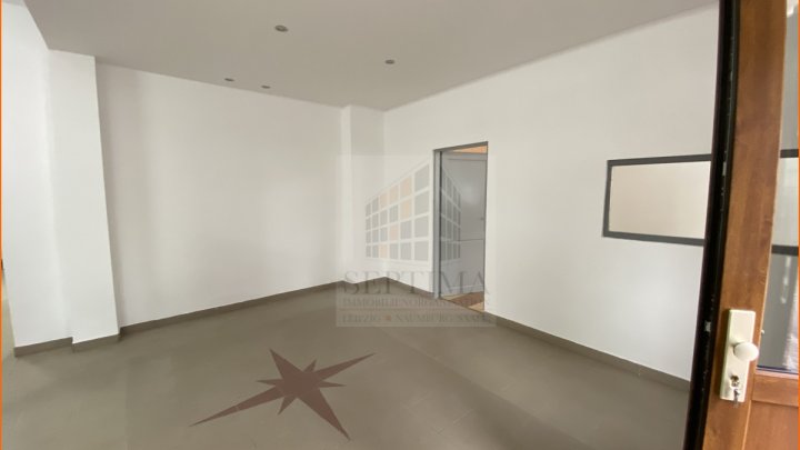 ERSTBEZUG nach Modernisierung! Kühllager mit Sektionaltor und Büro zu vermieten!