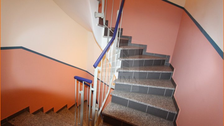 Großzügige 2 Raumwohnung mit großer Loggia wartet auf einen neuen Mieter!