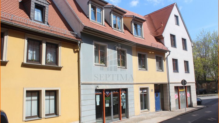 Großzügige 2 Raumwohnung mit großer Loggia wartet auf einen neuen Mieter!