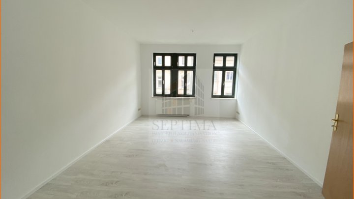 Erstbezug nach Modernisierung! Großzügige 2 Raumwohnung mit Einbauküche und Waschmaschine zu vermieten