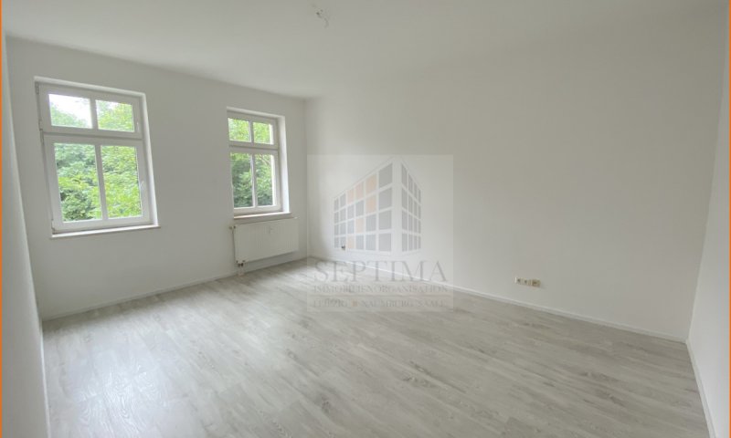 Erstbezug nach Modernisierung! Großzügige 2 Raumwohnung mit Einbauküche und Waschmaschine zu vermieten