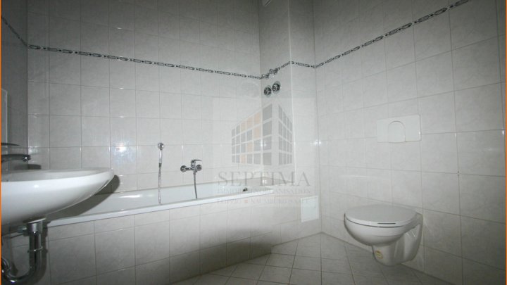 Großzügige 2 Raumwohnung mit Einbauküche zu verkaufen