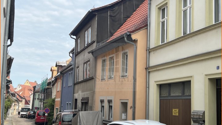 Teilsaniertes Haus mit viel Potenzial nah am Dom zu verkaufen!