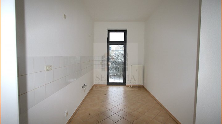 Viel Platz zum leben, 3 Raumwohnung mit Balkon und Lift auf der Etage, zu verkaufen