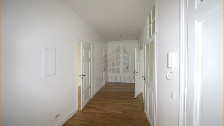 Hochwertige 4 Raumwohnung mit Balkon und 2 Bädern zwischen Rosental, Innenstadt und Bahnhof