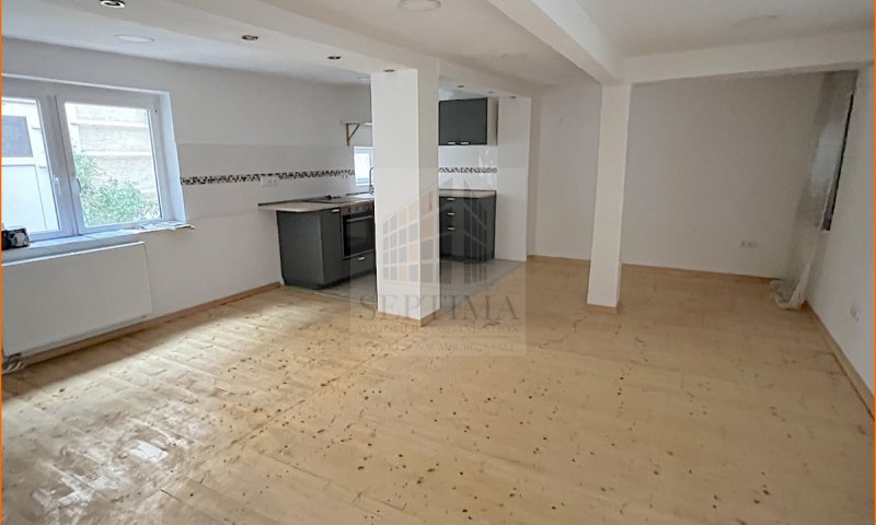 Schönes Reihenhaus mit Wintergarten mitten in der Innenstadt von Naumburg mit Blick auf den Dom zu verkaufen