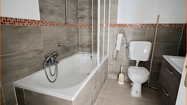 Schönes Reihenhaus mit Wintergarten mitten in der Innenstadt von Naumburg mit Blick auf den Dom zu verkaufen