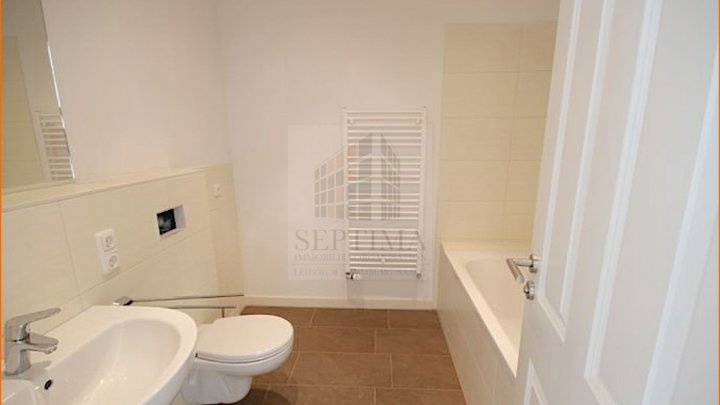 Hochwertig sanierte und gemütliche 3 Raumwohnung mit großem Balkon in ruhiger Lage und nah dem Auewald zu verkaufen