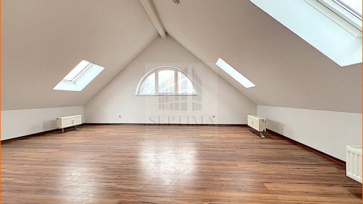 Sofortiger Einzug möglich! Großzügige und helle Maisonettewohnung mit Balkonen zu verkaufen