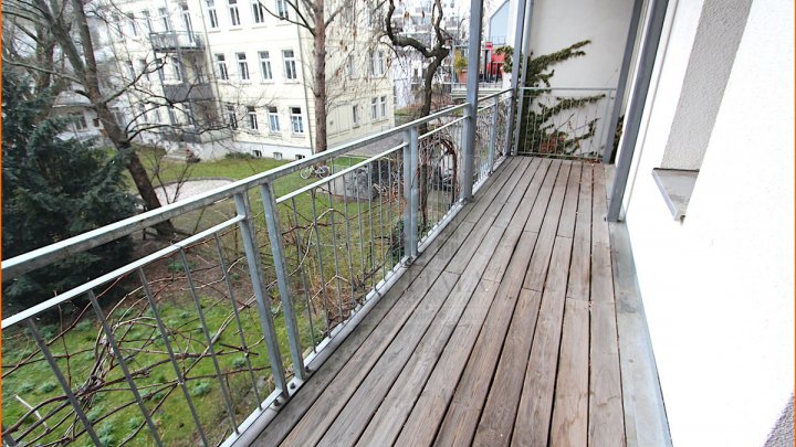 Frei ab August 2025! Großzügige 4 Raumwohnung mit großem Balkon, Parkett, Lift auf der Etage, nah dem Zoo zu verkaufen