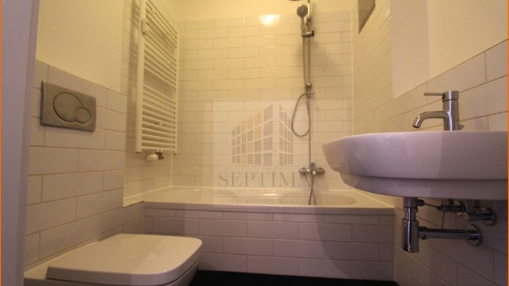 Denkmalgeschütztes, 2013 kernsaniertes, Mehrfamilienhaus zu verkaufen