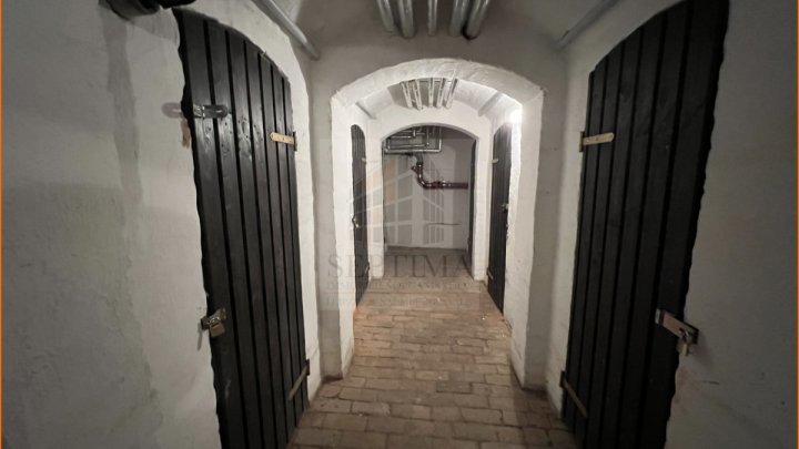 Denkmalgeschütztes, 2013 kernsaniertes, Mehrfamilienhaus zu verkaufen