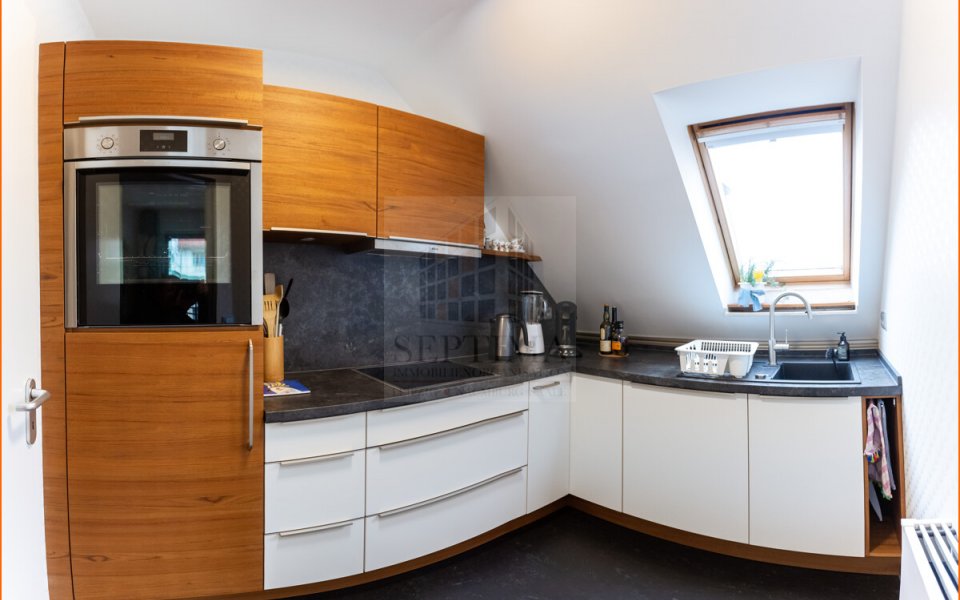 Küche m. Einbauküche