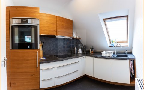 Küche m. Einbauküche