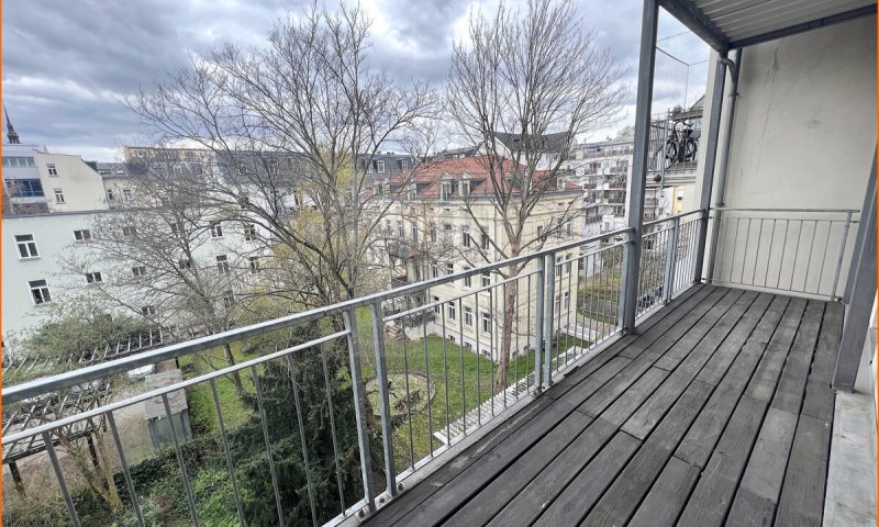 Kurze Wege zum Bahnhof, der Innenstadt und dem Rosental - 2 Raumwohnung mit großem Balkon zu verkaufen