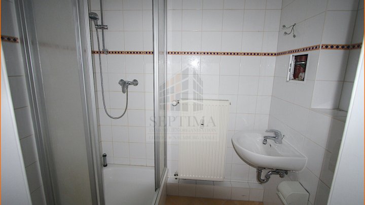 Kurze Wege zum Bahnhof, der Innenstadt und dem Rosental - 2 Raumwohnung mit großem Balkon zu verkaufen