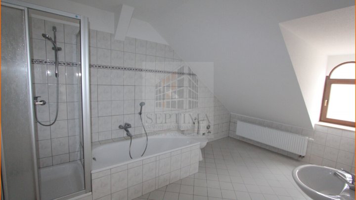 Gemütliche und helle 3 Raumwohnung im Dachgeschoß zu vermieten