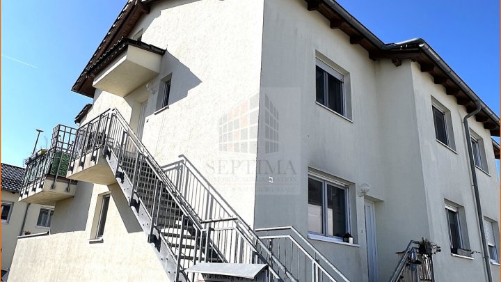 Modernes Mehrfamilienhaus mit 6 Wohnungen und PkW-Stellplätzen zu verkaufen