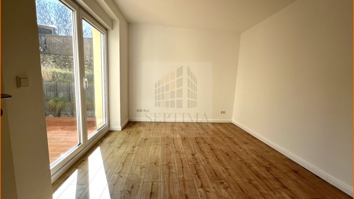 Mehrfamilienhaus mit drei Wohneinheiten zu verkaufen