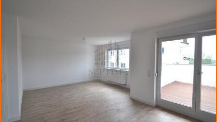 Mehrfamilienhaus mit drei Wohneinheiten zu verkaufen